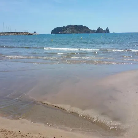 In Spain Near Sandy 埃斯塔蒂特